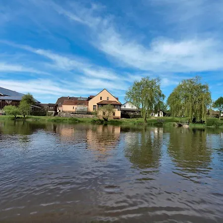 Urlaub Am Regen - Dirnberger مزرعة للإقامة
